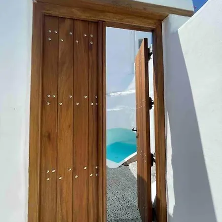 Villa Patitiri Cave House With Private Pool In Megalochori Santorini *