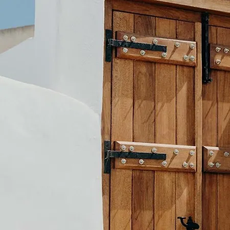 Patitiri Cave House With Private Pool In Megalochori Santorini