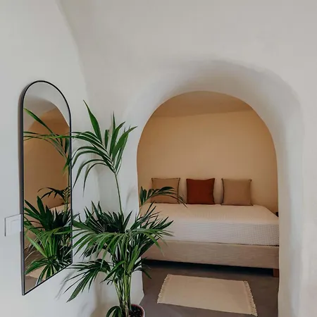 Patitiri Cave House With Private Pool In Megalochori Santorini Villa *