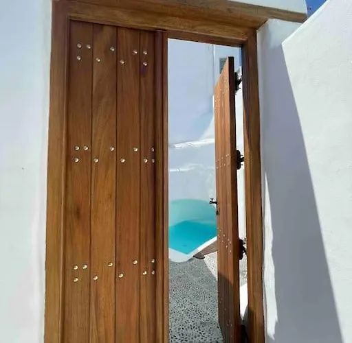빌라 Patitiri Cave House With Private Pool In Megalochori Santorini *