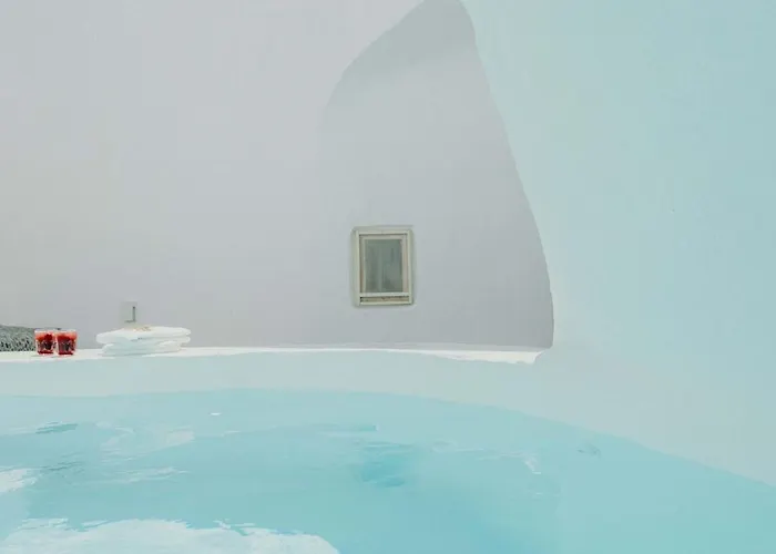 Patitiri Cave House With Private Pool In Megalochori Santorini
