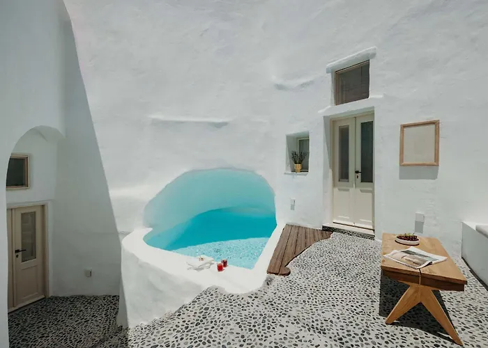 Patitiri Cave House With Private Pool In Megalochori Santorini 빌라 *