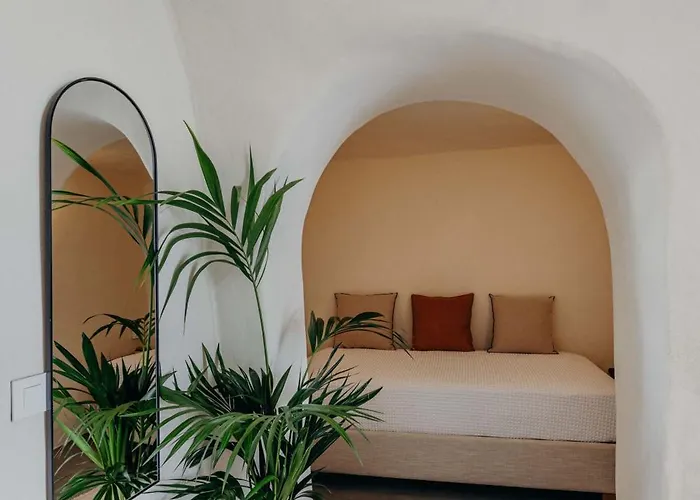 Patitiri Cave House With Private Pool In Megalochori Santorini 빌라 *