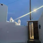 Villa Patitiri Cave House With Private Pool In Megalochori Santorini