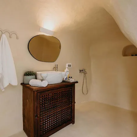 Patitiri Cave House With Private Pool In Megalochori Santorini 메갈로호리