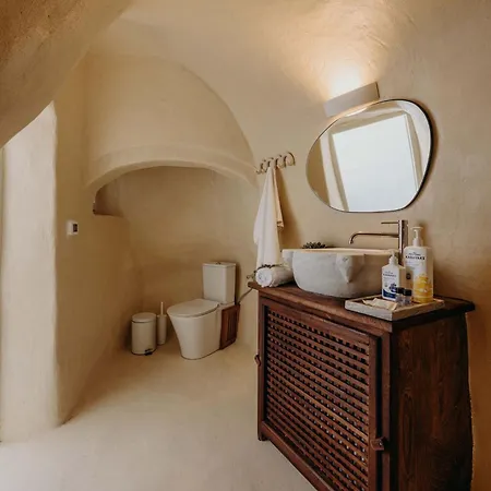 Patitiri Cave House With Private Pool In Megalochori Santorini Μεγαλοχώρι