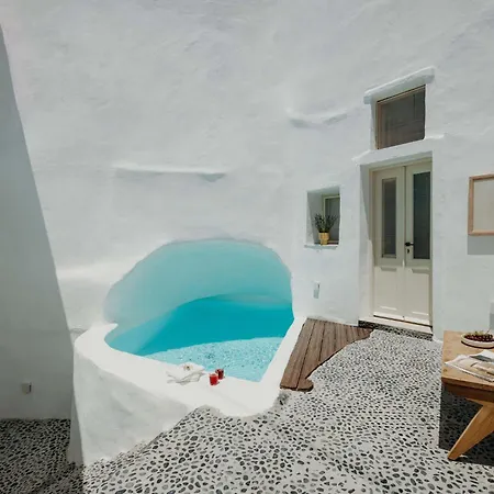Patitiri Cave House With Private Pool In Megalochori Santorini Villa *