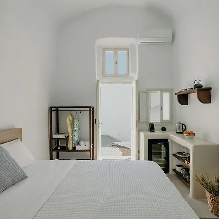 Patitiri Cave House With Private Pool In Megalochori Santorini * Megalochori (Santorini)