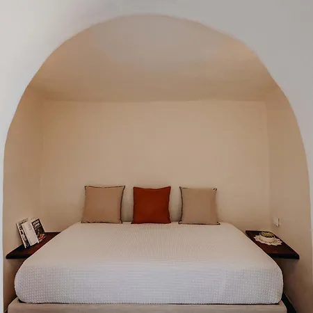 Villa Patitiri Cave House With Private Pool In Megalochori Santorini *