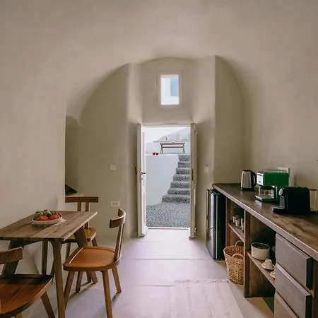 Villa Patitiri Cave House With Private Pool In Megalochori Santorini